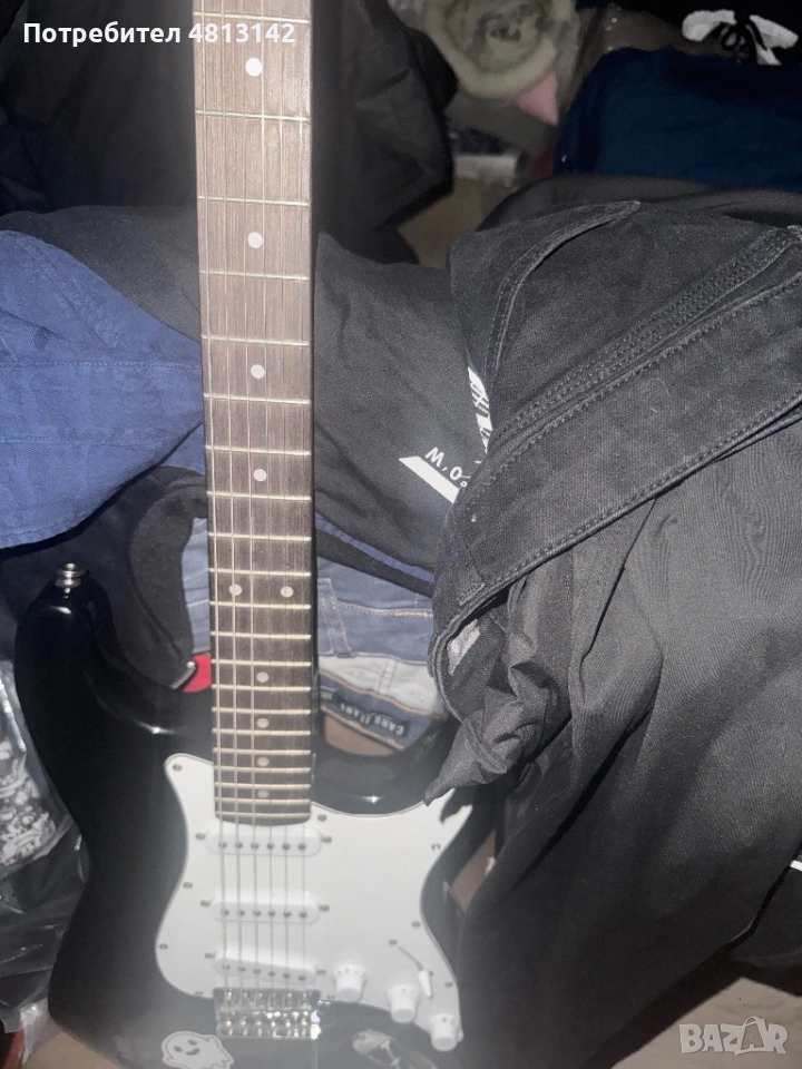 Продавам електрическа китара Storm + усилвател , снимка 1
