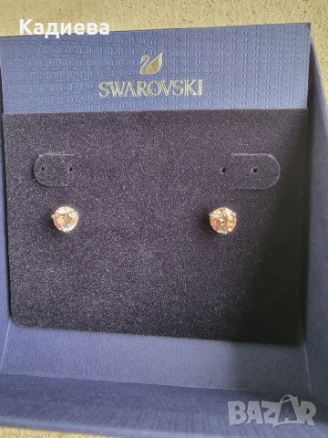 Обеци Swarovski с розов кръгъл кристал, с винт , снимка 2 - Обеци - 55157205