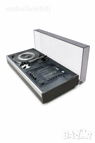 Ретро грамофон с радио от серията Wega Studio 211, снимка 3 - Антикварни и старинни предмети - 54031243
