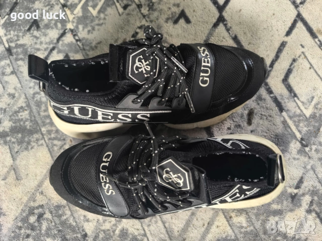 Маратонки на Guess