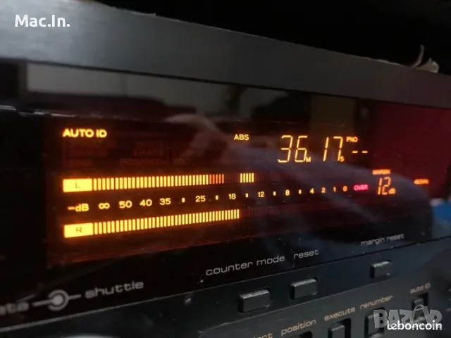 TEAC - DAT R-9 (Digital Audio Tape Deck) - Cassette Recorder-Player 