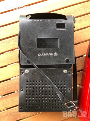 Касетофон SANYO M2541E -незаличим от  Нов!, снимка 2 - Радиокасетофони, транзистори - 54658069