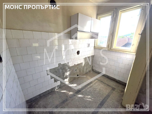 Триетажна къща тип кооперация с двор и гаражи за продажба в гр. Севлиево, с. П. Славейков., снимка 12 - Къщи - 54817848