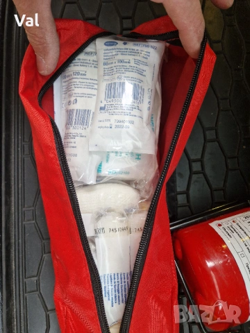 Комплект - Пожарогасител, аптечка, триъгълник и жилетка, снимка 4 - Аксесоари и консумативи - 54221157