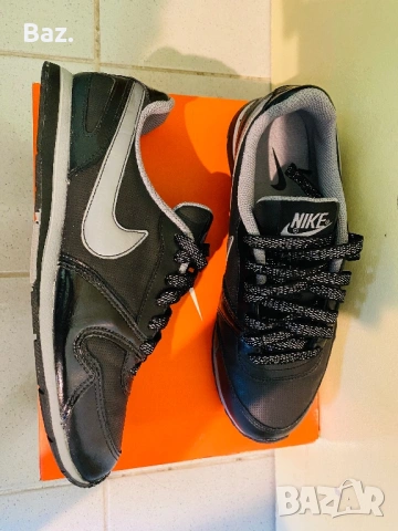 Дамски  маратонки  NIKE ,  номер  38
