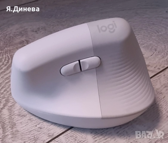 Бяла безжична мишка Logitech , снимка 2 - Клавиатури и мишки - 54221283