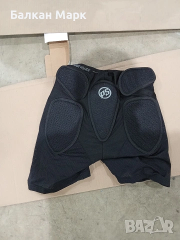 Протектори (къси гащи, панталони) за ролери и скейтборд Powerslide Crash Pads, Размер XL (Нови), снимка 3 - Спортна екипировка - 55144482