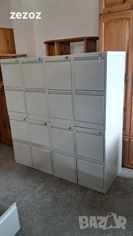 Метални шкафчета с ключета