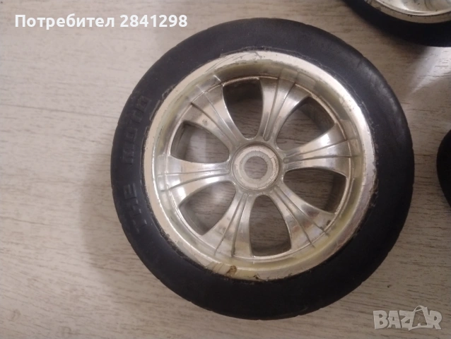 Гуми RC CAR 1/8, снимка 2 - Коли, камиони, мотори, писти - 54647181