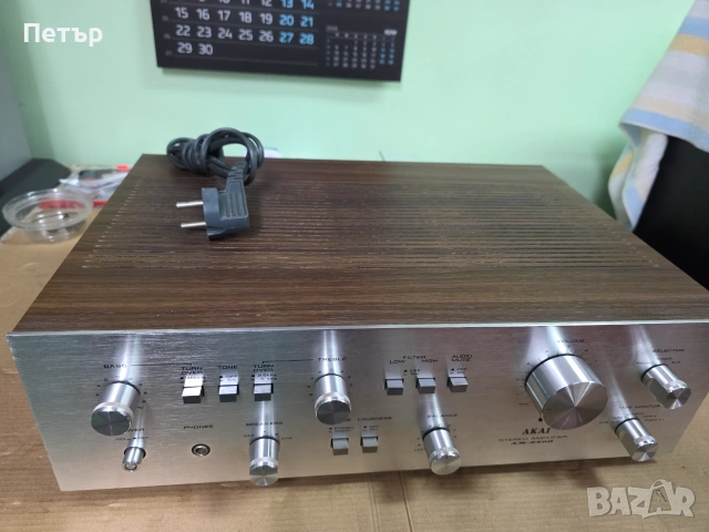 Продавам  японски усилвател Akai AM-2400  , снимка 2 - Ресийвъри, усилватели, смесителни пултове - 54983359