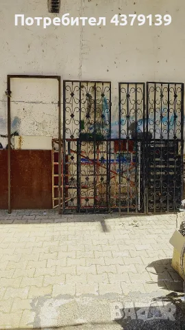 Метални врати 2 бр