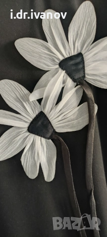 нова черна тениска с ефектни цветя , снимка 2 - Тениски - 54177487