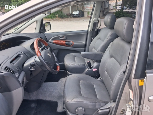 Toyota Previa 2.4i Automatic Кожен салон, снимка 11 - Автомобили и джипове - 41567439