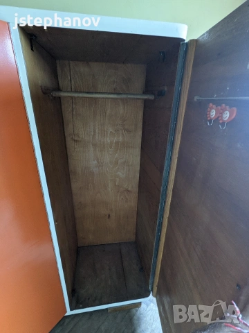 Подарявам 3 крилен гардероб гр. Стара Загора, снимка 3 - Гардероби - 54301079