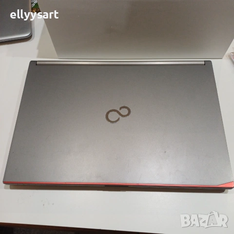 Fujitsu Celsius H760 за части / перфектен корпус и екран (изгоряло дъно), снимка 2 - Части за лаптопи - 55192862