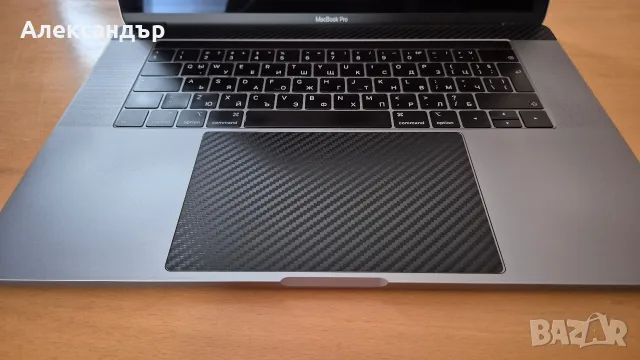 Apple MacBook Pro A1990, снимка 2 - Лаптопи за работа - 55677931