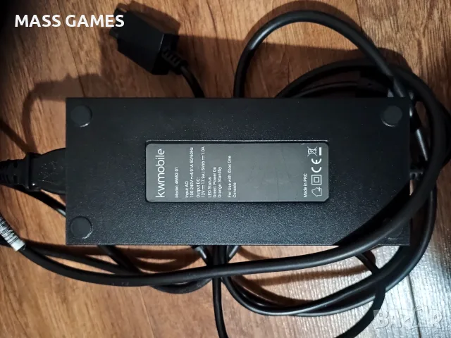 XBOX ONE КОНЗОЛА КОМПЛЕКТ , снимка 2 - Xbox конзоли - 55535786