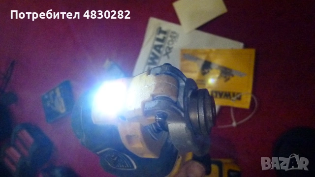 DeWalt DCS355 18V XR Brushless Акумулаторен мултифункционален инструмент, снимка 15 - Винтоверти - 54672731