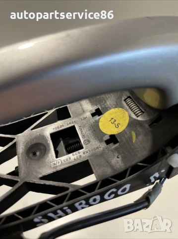 Външна дръжка предна лява сребриста за Volkswagen Scirocco 2.0 Tfsi (2008) 1K8839885F, снимка 2 - Части - 54164368