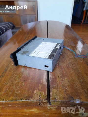 Стар автомобилен радиокасетофон Philips 648, снимка 4 - Антикварни и старинни предмети - 54967674