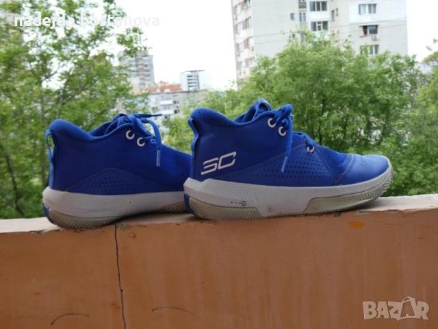 продавам баскетболни маратонки under armour curry 3,номер 36,5 сини.