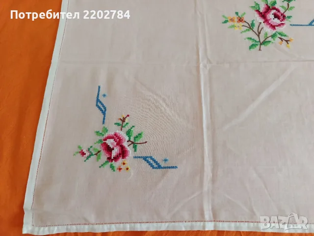 Битови, бродирани карета за маса , снимка 3 - Покривки за маси - 55639533