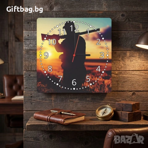 Дървен стенен часовник „Ловeц“, снимка 3 - Стенни часовници - 54059398