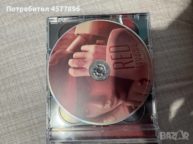 Red Taylor's Version signed cd Taylor Swift /Тейльр Суифт подписано сд, снимка 3 - CD дискове - 54585232