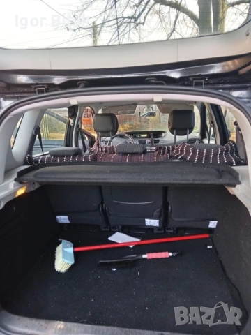 Renault Scenic 1.5dci, снимка 4 - Автомобили и джипове - 54768782