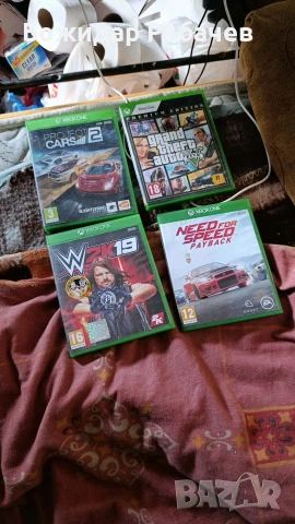 Продавам XBOX ONE с 4 игри и два джойстика с всички кабели и 500 GB Хард , снимка 2 - Xbox конзоли - 54870787