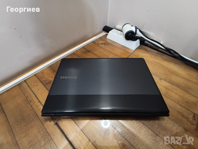 Лаптоп Samsung NP300E / 15,5", снимка 8 - Лаптопи за дома - 54395182