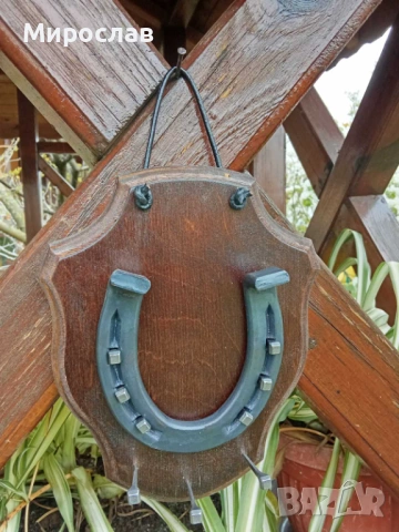 Дървена закачалка за ключове с истинска подкова и клинци., снимка 5 - Декорация за дома - 48126901