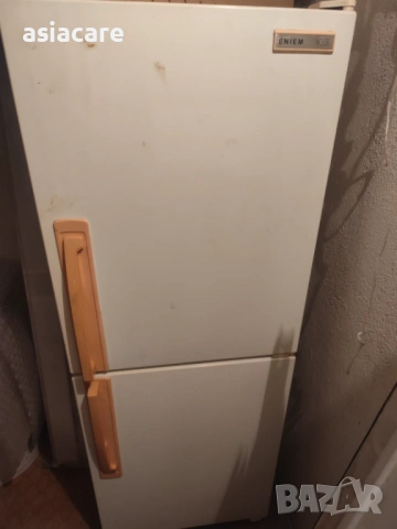 Хладилник с две врати, стар, използван. ENIEM