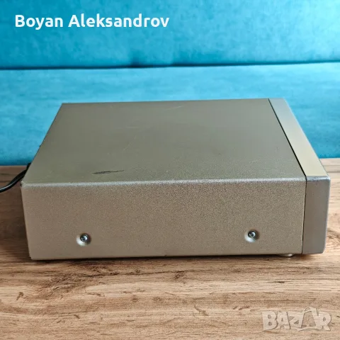 Onkyo C-M716 — 6-дисков CD Changer (Цвят: Шампанско), снимка 4 - Декове - 55410430