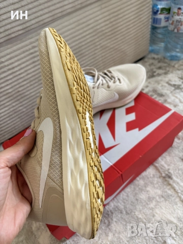 Оригинални маратонки Nike, снимка 9 - Маратонки - 55556211