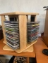 Ретро въртяща се етажерка за CD от МАСИВНО дърво + подарък 60 диска Описание:, снимка 2