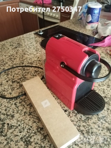 Кафе Машина Nespresso Inissia Ruby Red original  използвана само 10 дена, снимка 6 - Кафемашини - 54570688