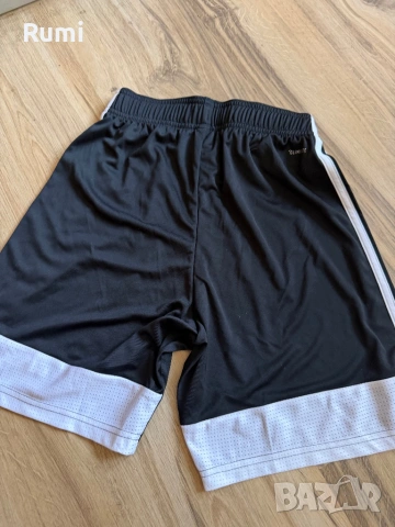 Оригинални нови  нови мъжки къси панталони Adidas ! XS, снимка 2 - Къси панталони - 54657707