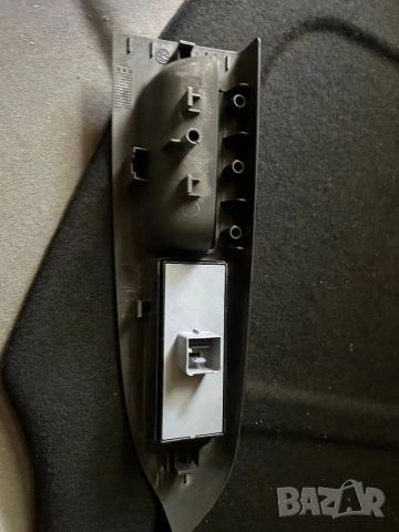 Предна лява дръжка за VW Touran с бутони , снимка 2 - Части - 55204508