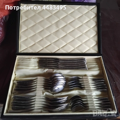 Комплект прибори за хранене