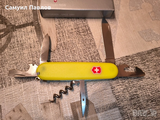 швейцарско ножче Victorinox Spartan stayglow, снимка 3 - Ножове - 54930996