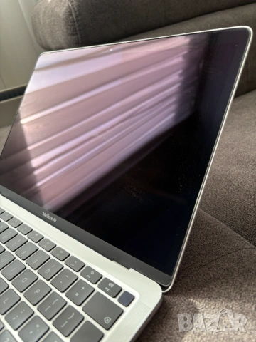 Apple Macbook Air 2020 M1 Перфектен, снимка 2 - Лаптопи за работа - 54196087