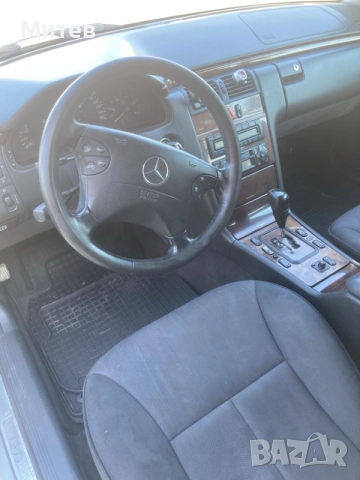 Продавам Мерцедес Е 220 CDI, снимка 7 - Автомобили и джипове - 55682432