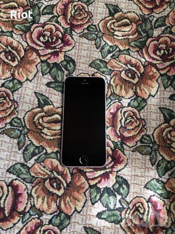 Продавам iPhone SE 2016, снимка 2 - Apple iPhone - 54615400