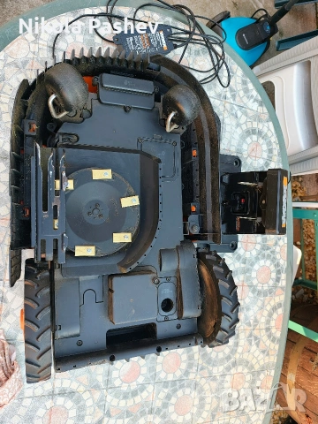 worx WR147E косачка робот за 1000кв, снимка 3 - Градинска техника - 54947349