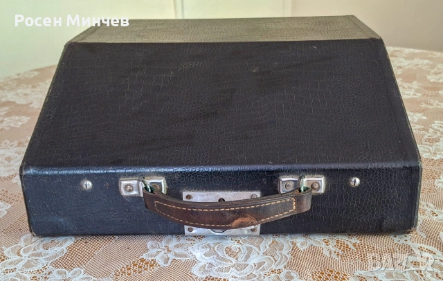 Антикварна пишеща машина Continental с оригиналния си куфар - Стара българска кирилица