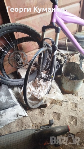 Продавам въздушна вилка suntour с капла,предна спирачка, бар и лапа