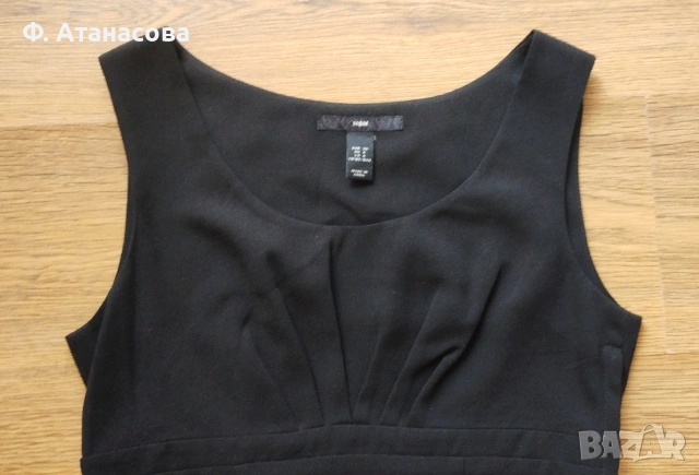 Изчистен черен топ на H&M, размер XS-S, перфектен, снимка 2 - Корсети, бюстиета, топове - 54964901