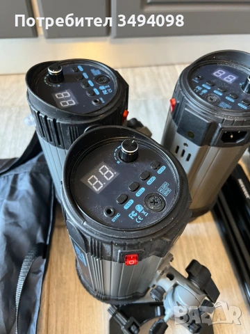 Студиен комплект Neewer N-300W - 3 светкавици + стойки + софтбоксове + чанта, снимка 2 - Светкавици, студийно осветление - 55199042