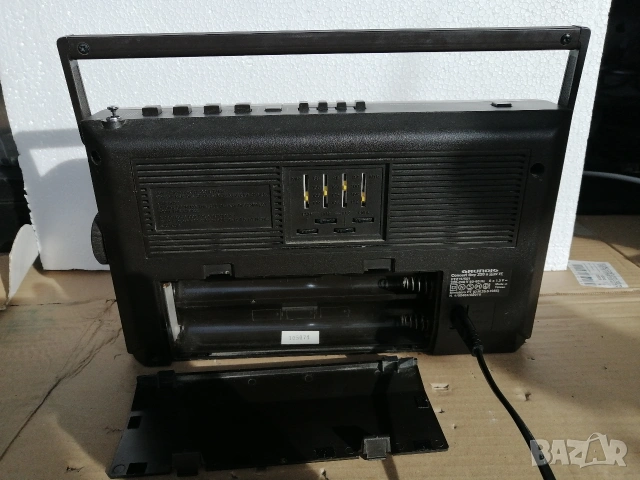 Радиоприемник GRUNDIG Concert Boy 220, снимка 6 - Радиокасетофони, транзистори - 54603139